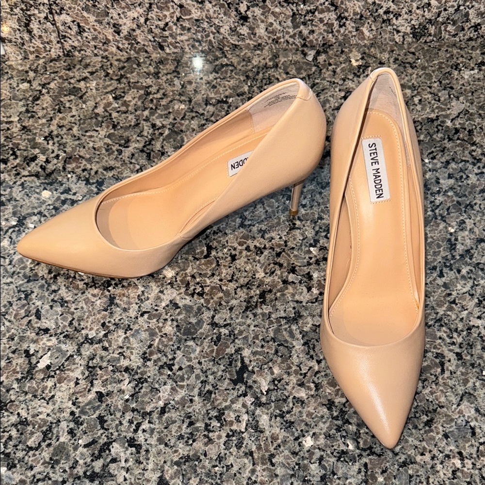 Steve Madden Tan Pointed-Toe Heels - Brand New!!  Never Worn